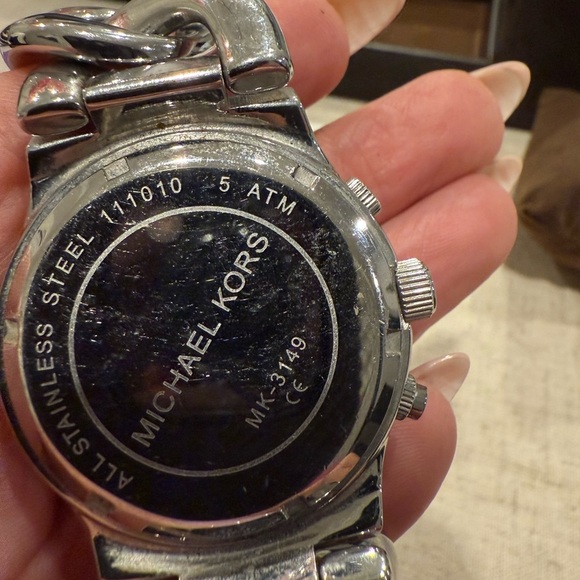 Michael Kors Silver Chain Link Watch - Picture 4 of 6